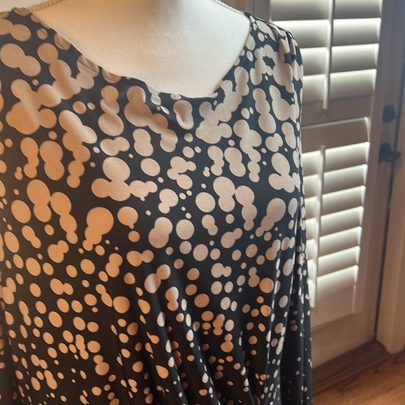 Ladies tunic, lots of polka dots - Picture 5 of 6